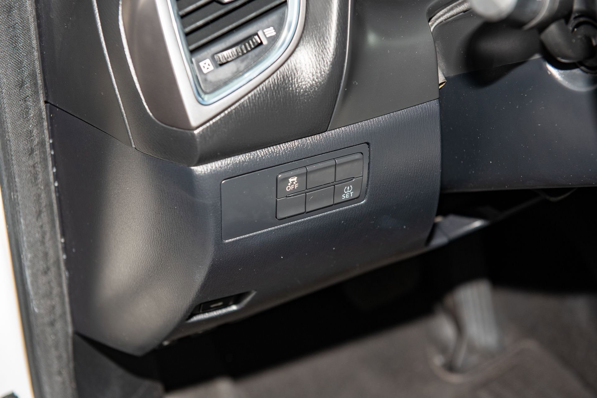 Used 2018 MAZDA MAZDA3 Grand Touring image 23