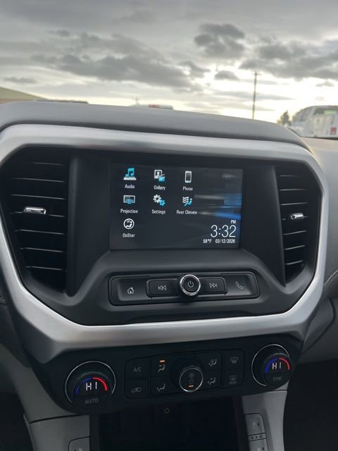 Used 2018 GMC Acadia SLE image 44