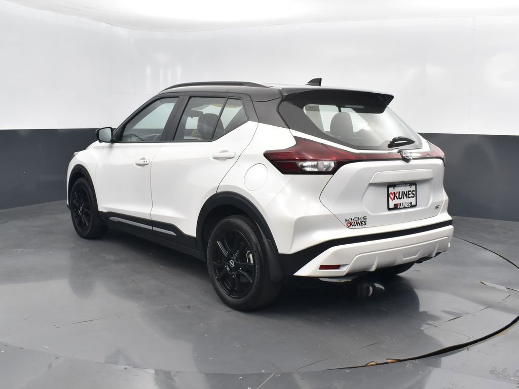 Used 2023 Nissan Kicks SR w/ SR Premium Package image 11