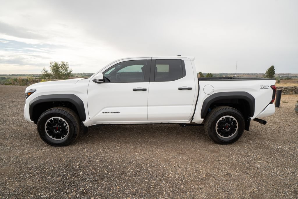 Used 2025 Toyota Tacoma TRD Off-Road AWD/4WD image 8