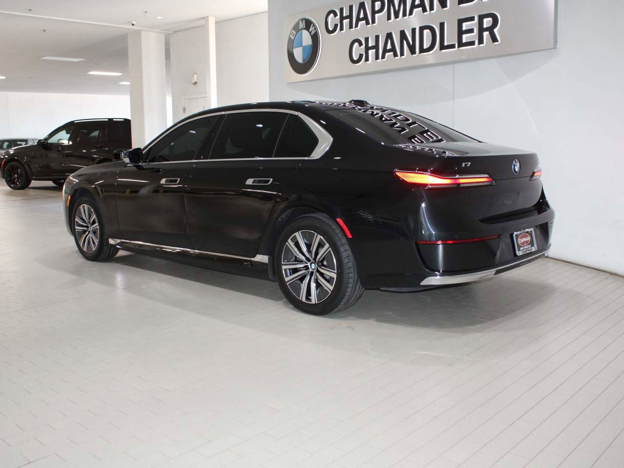Certified 2024 BMW i7 eDrive50 w/ Executive Package RWD image 5