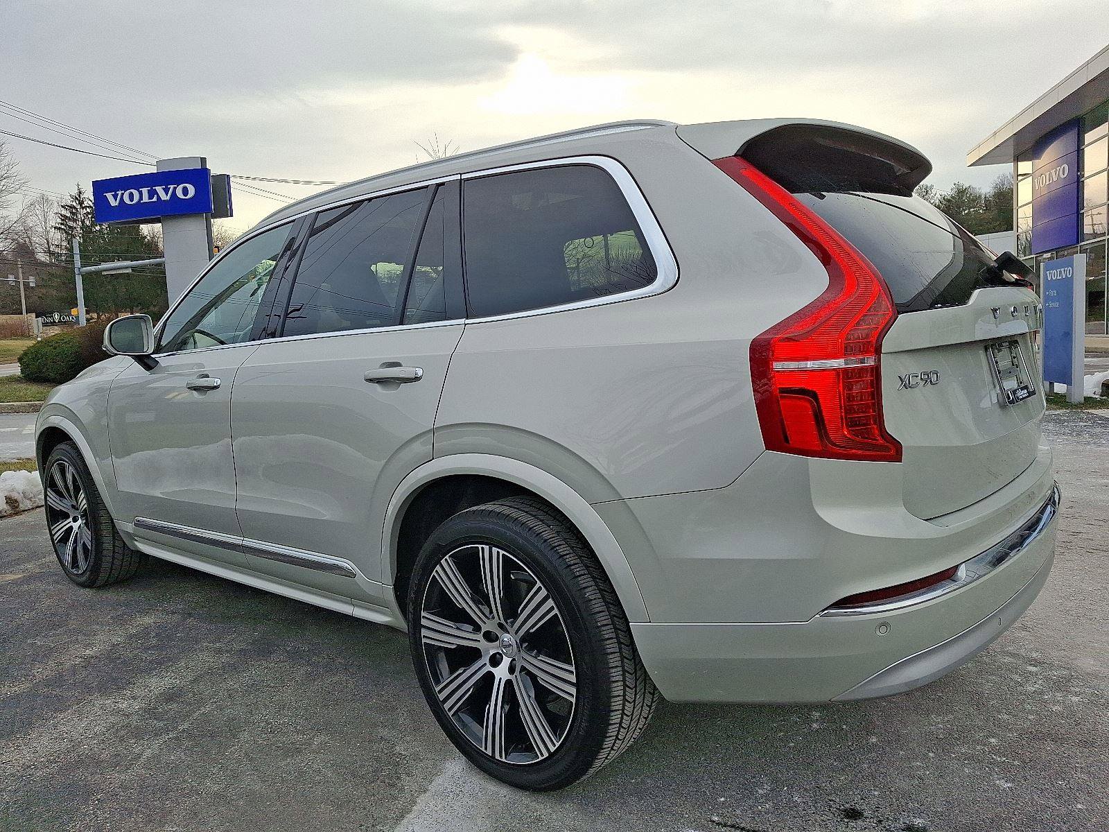 Used 2022 Volvo XC90 T6 Inscription w/ Climate Package image 4