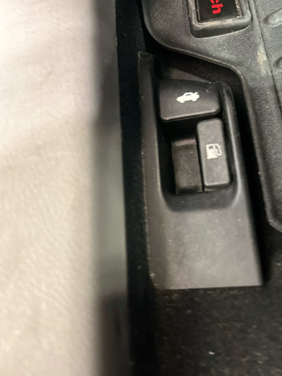 Used 2012 Toyota Camry LE FWD image 15