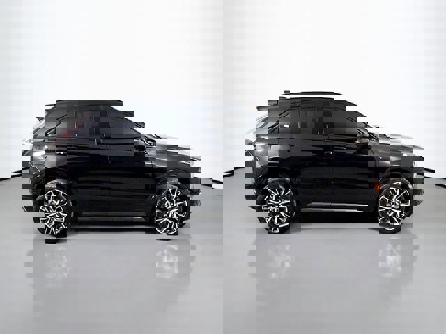 Used 2024 Cadillac XT4 Sport w/ Technology Package image 9