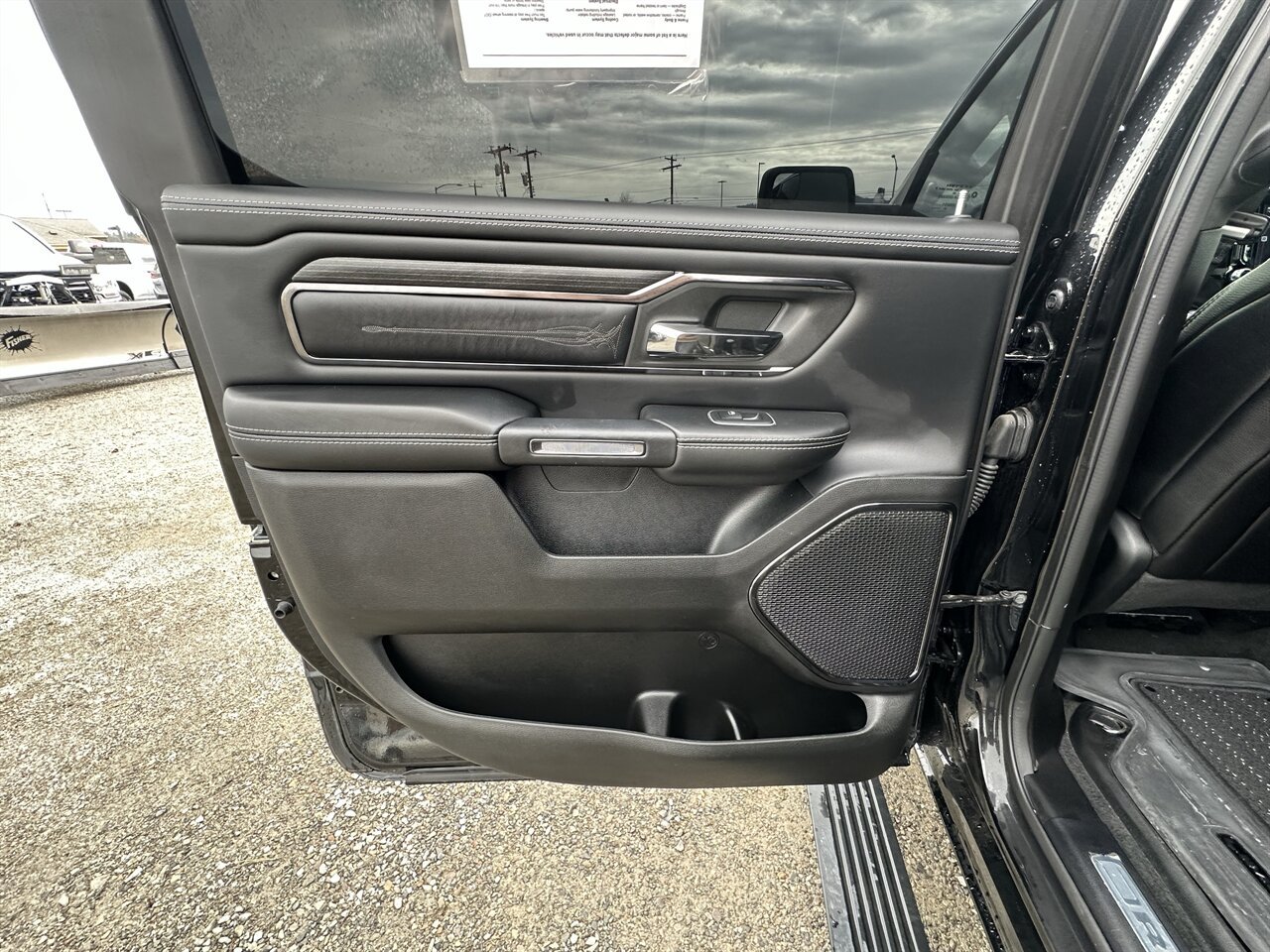 Used 2022 RAM 1500 Limited w/ Body-Colour Bumper Group AWD/4WD image 13