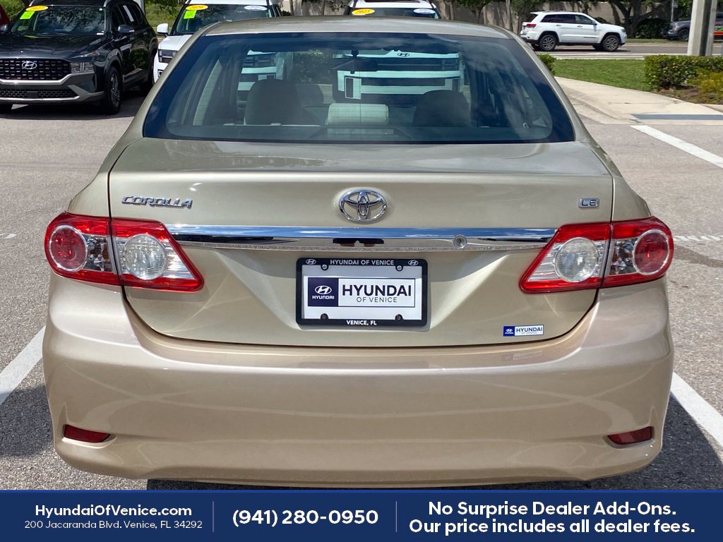 Used 2013 Toyota Corolla LE FWD image 25