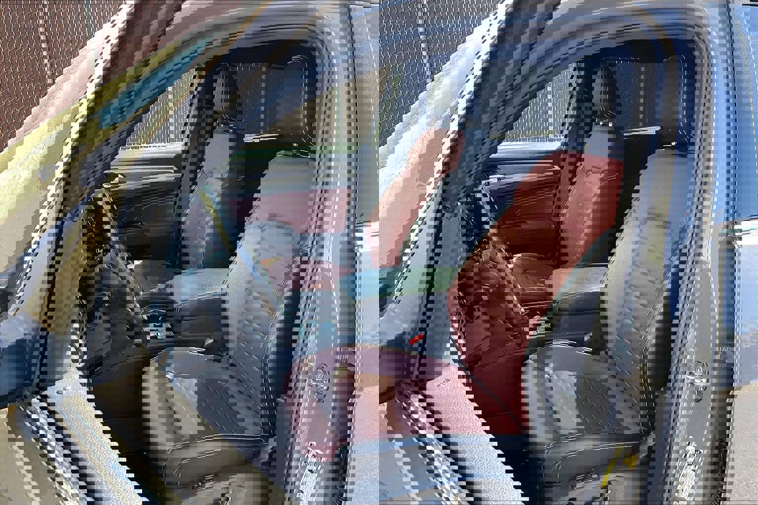 Certified 2021 Volkswagen Atlas Cross Sport SEL Premium R-Line image 24