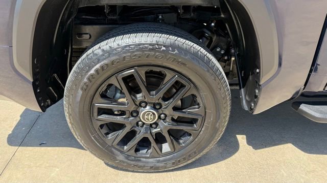 Used 2024 Toyota Tundra Limited AWD/4WD image 8
