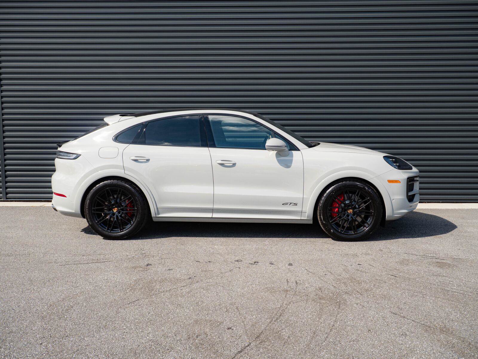 Certified 2026 Porsche Cayenne GTS AWD/4WD image 29