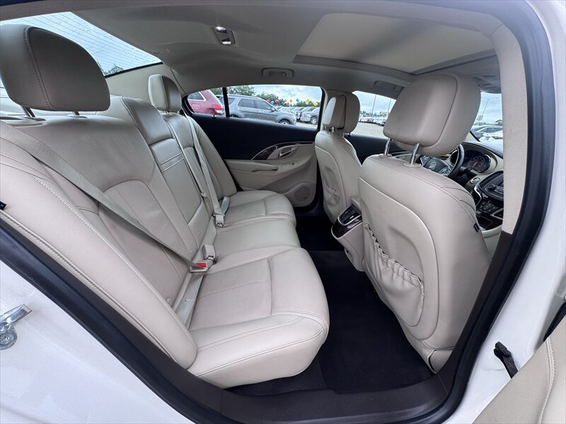 Used 2014 Buick LaCrosse Premium FWD image 9