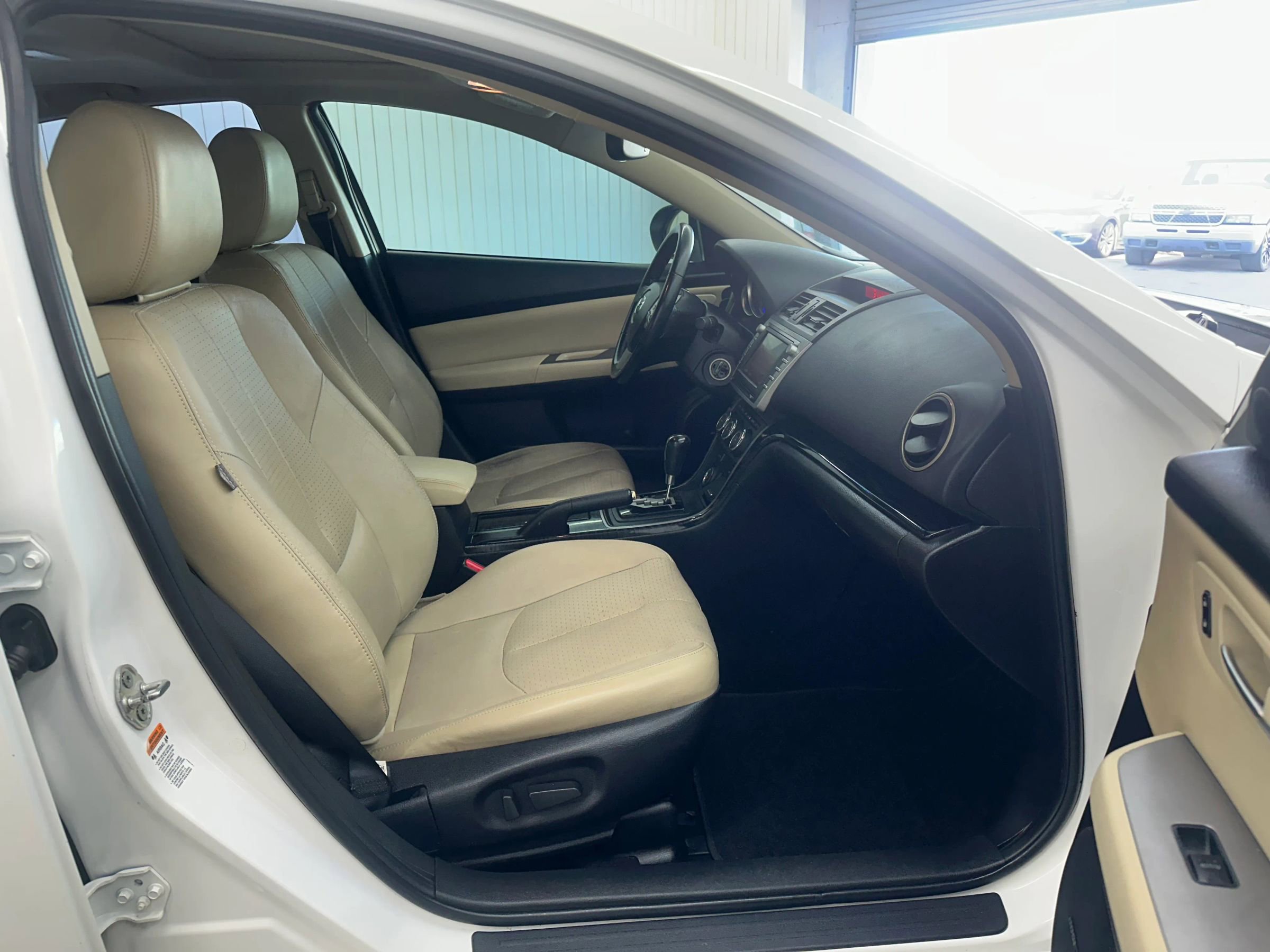 Used 2009 MAZDA MAZDA6 s Grand Touring w/ Moonroof & Bose Pkg image 14