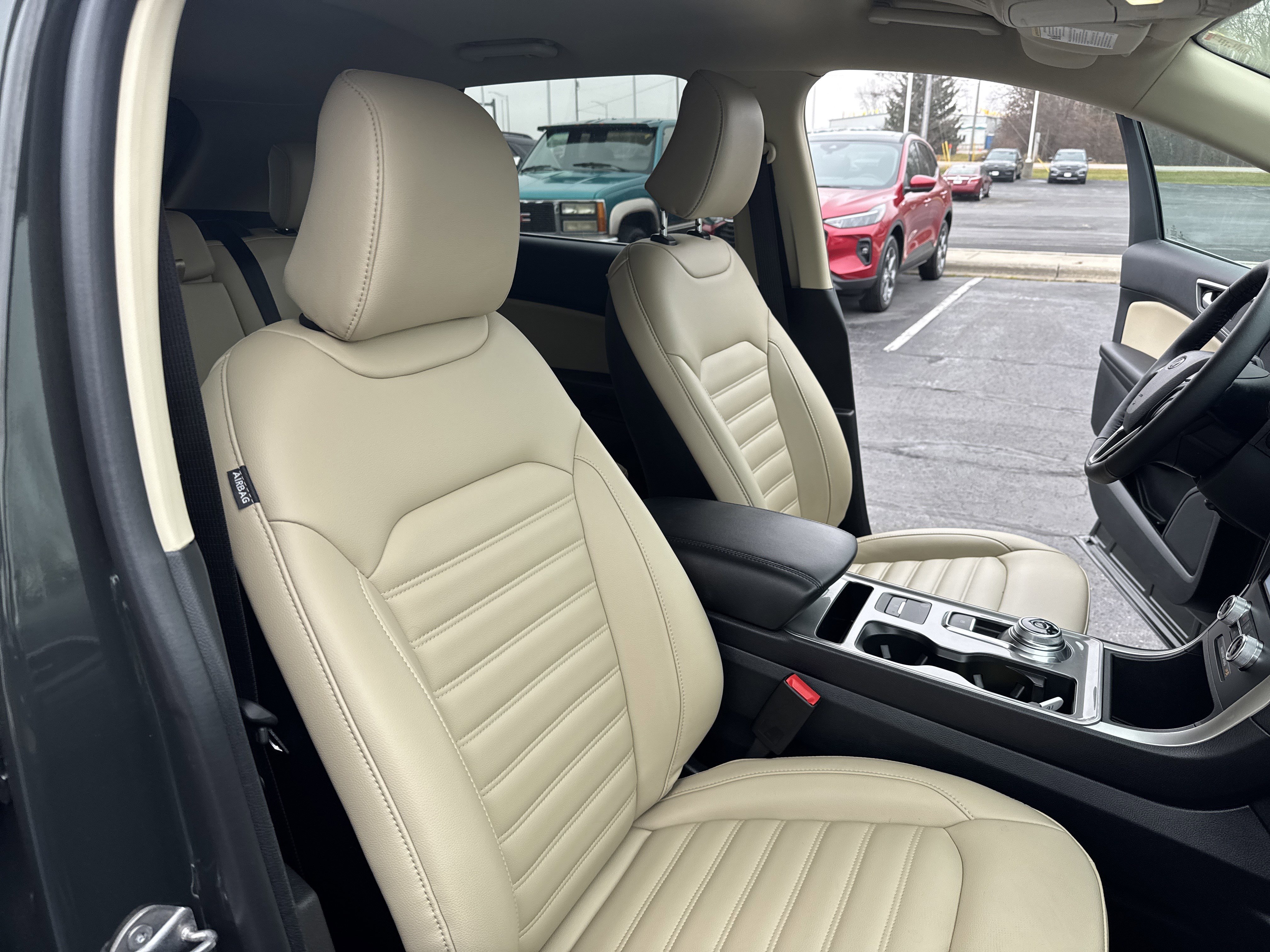 Used 2024 Ford Edge SEL w/ Convenience Package image 32