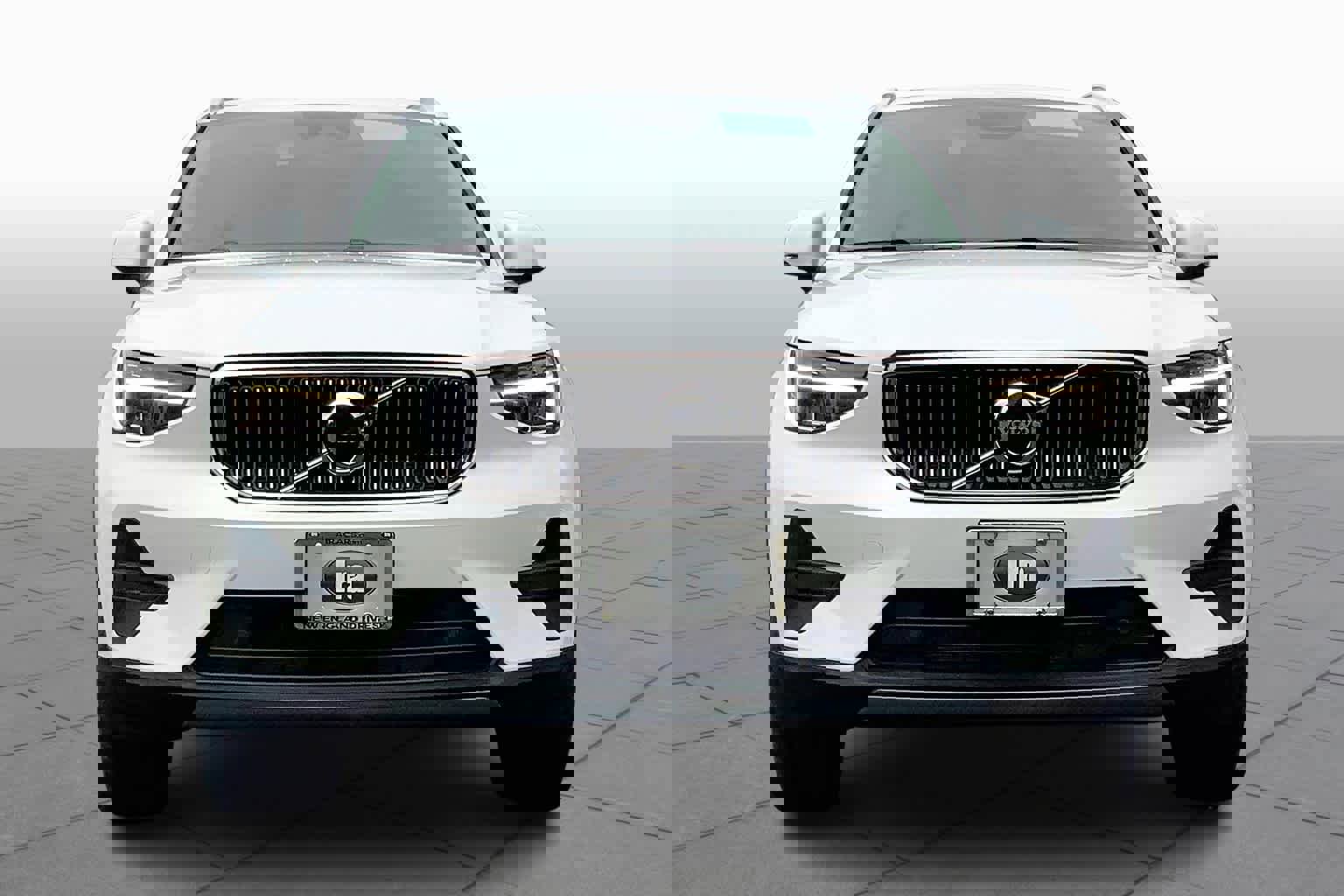 New 2025 Volvo XC40 B5 Core w/ Protection Package Premier image 2