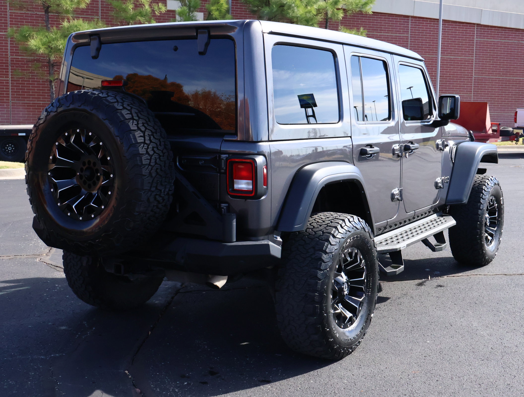 Used 2021 Jeep Wrangler Unlimited Sport image 29