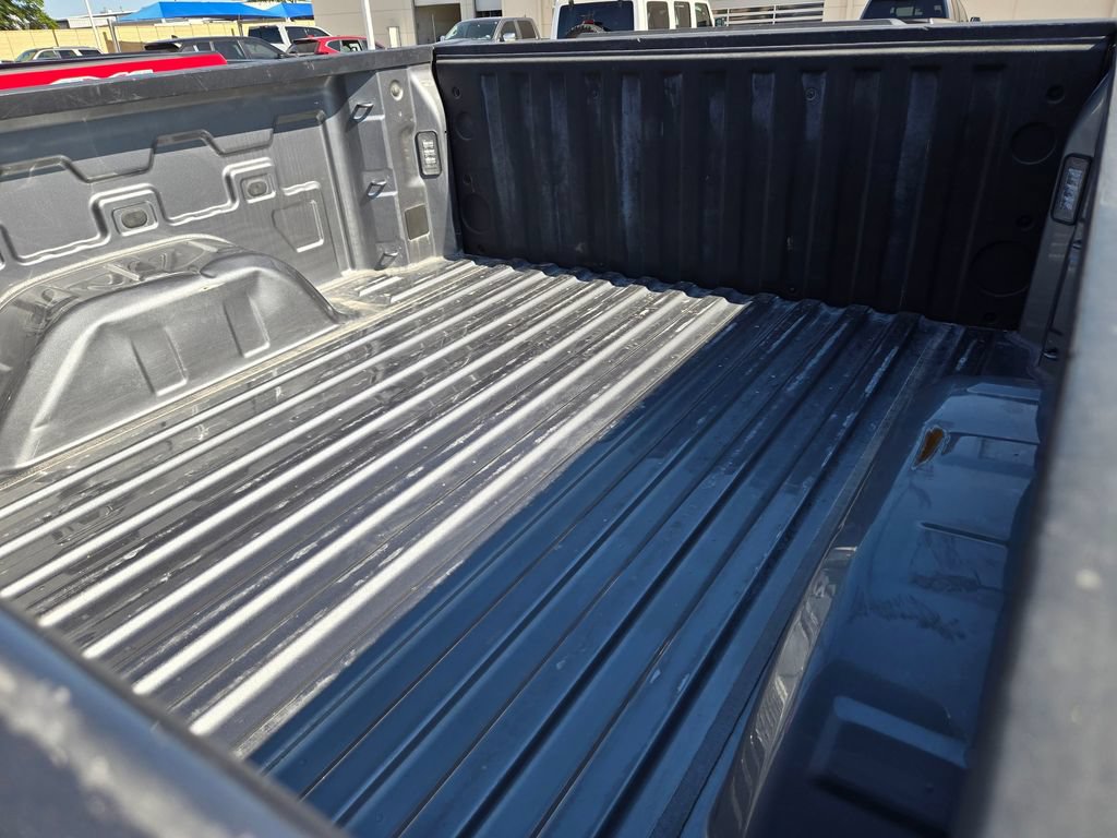 Used 2021 Chevrolet Silverado 1500 LT RWD image 17