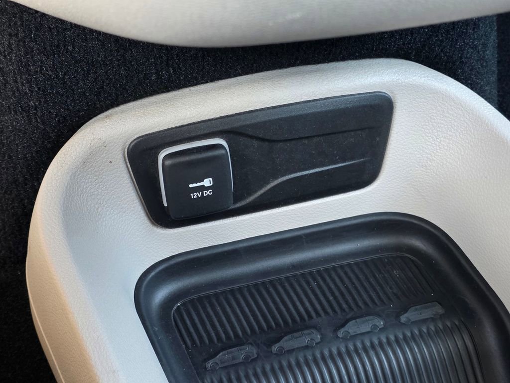 Certified 2023 Chrysler Pacifica Touring-L FWD image 31