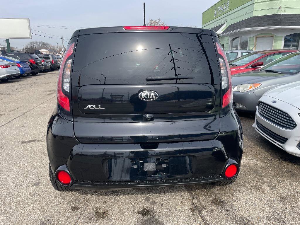 Used 2016 Kia Soul + FWD image 4