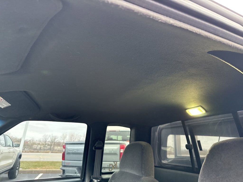 Used 2000 Chevrolet S10 Pickup LS w/ Preferred Equipment Group image 43