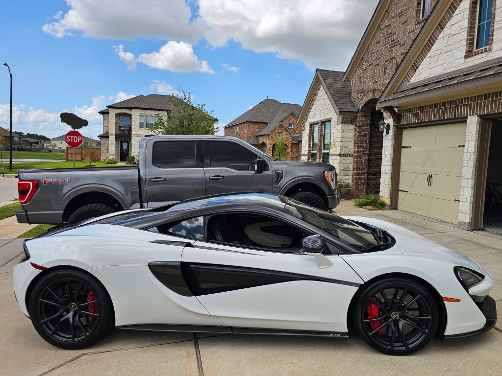 Used 2016 McLaren 570S Coupe RWD image 6