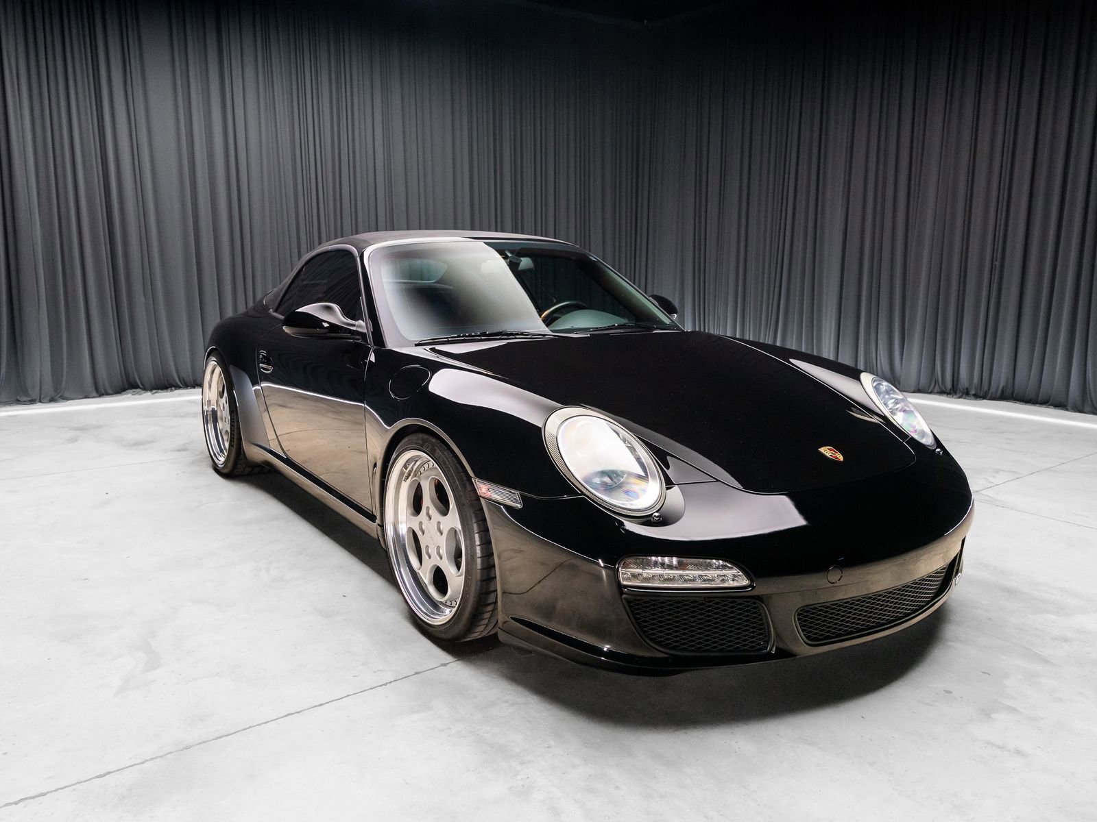 Used 2009 Porsche 911 Cabriolet image 9