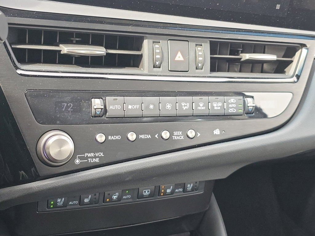 Certified 2024 Lexus ES 300h w/ Accessory Package (Z1) image 37