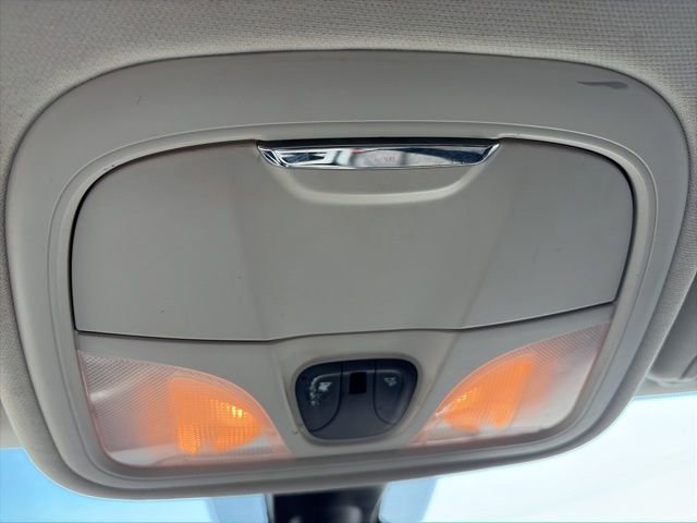 Used 2016 Chrysler 200 Limited image 25