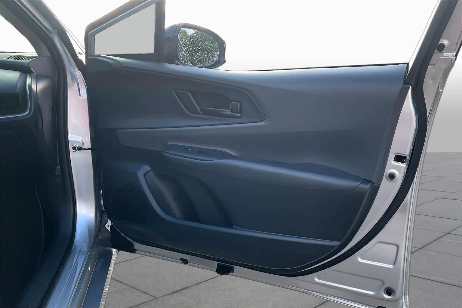 Used 2026 Toyota Prius LE FWD image 19
