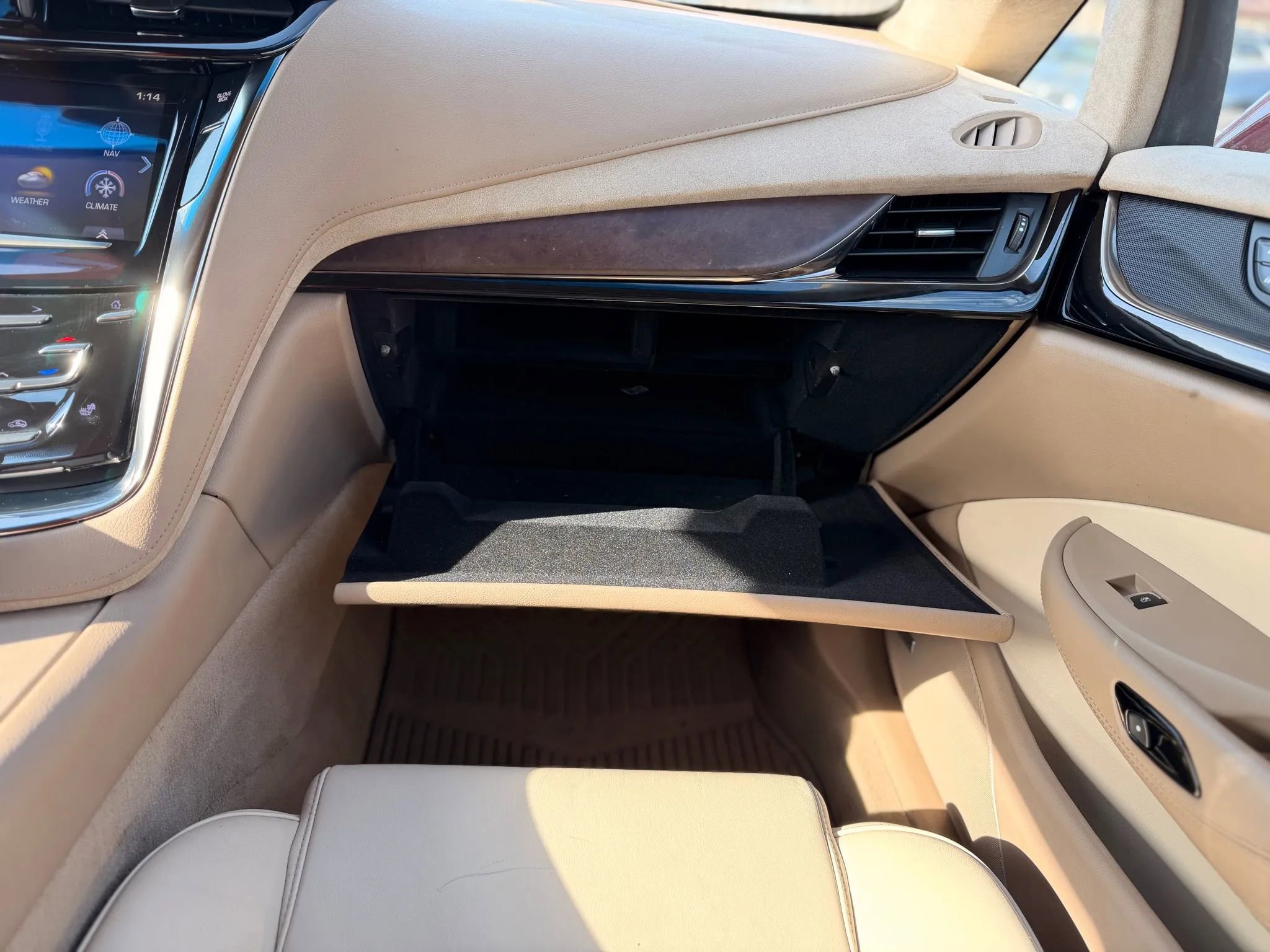 Used 2014 Cadillac ELR w/ Luxury Package image 37