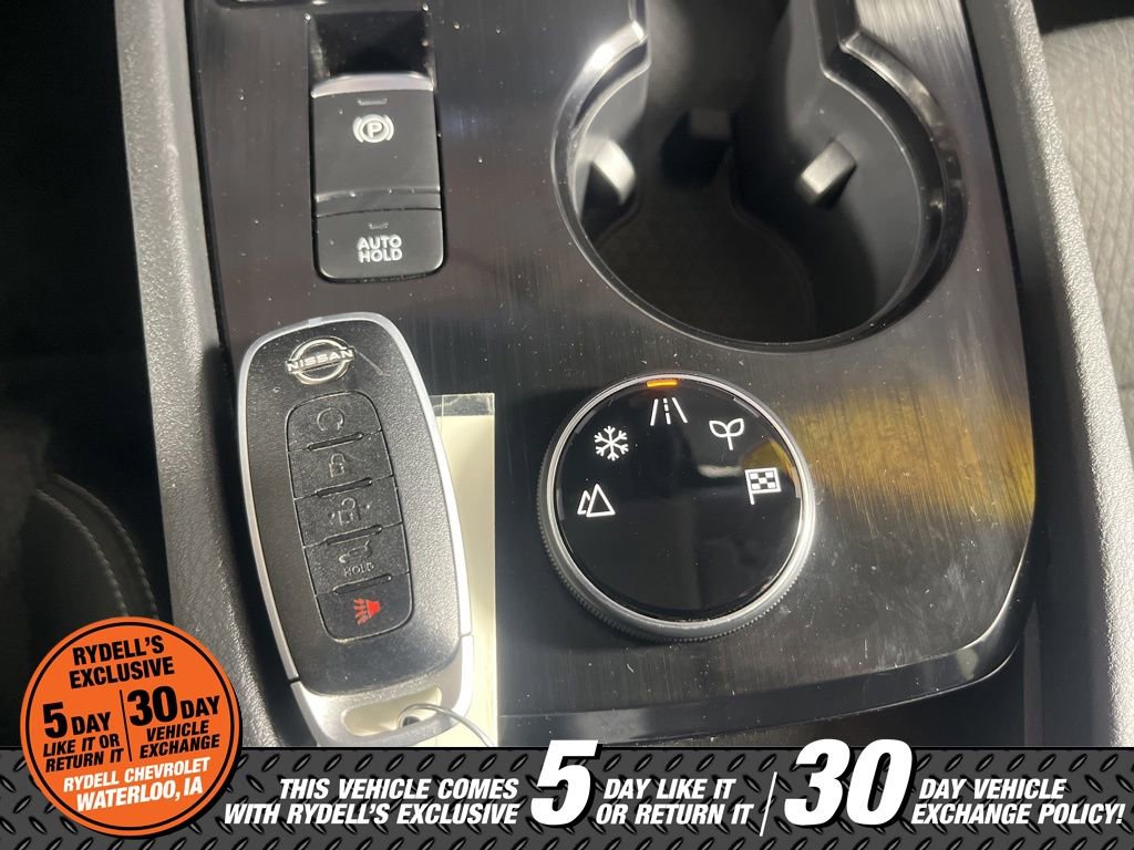Used 2025 Nissan Rogue SV image 35