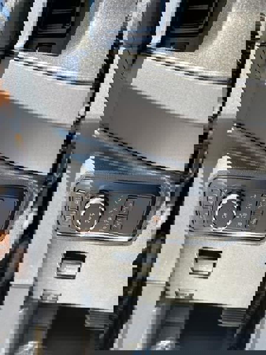 New 2025 Ford Bronco Badlands image 15