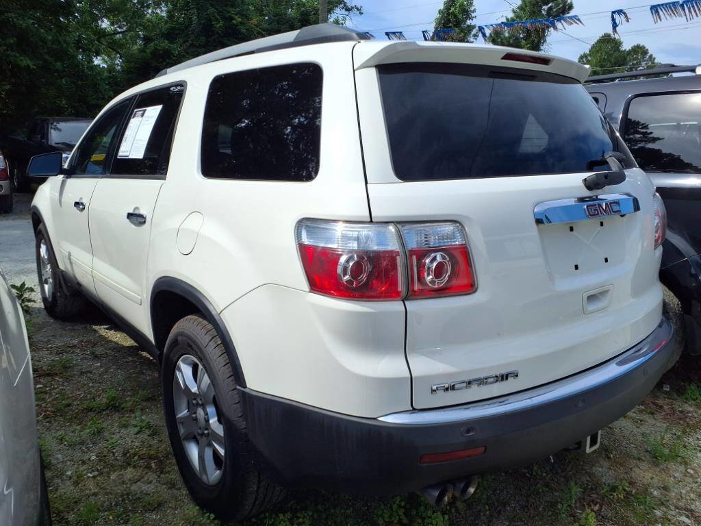 Used 2011 GMC Acadia SLE image 3