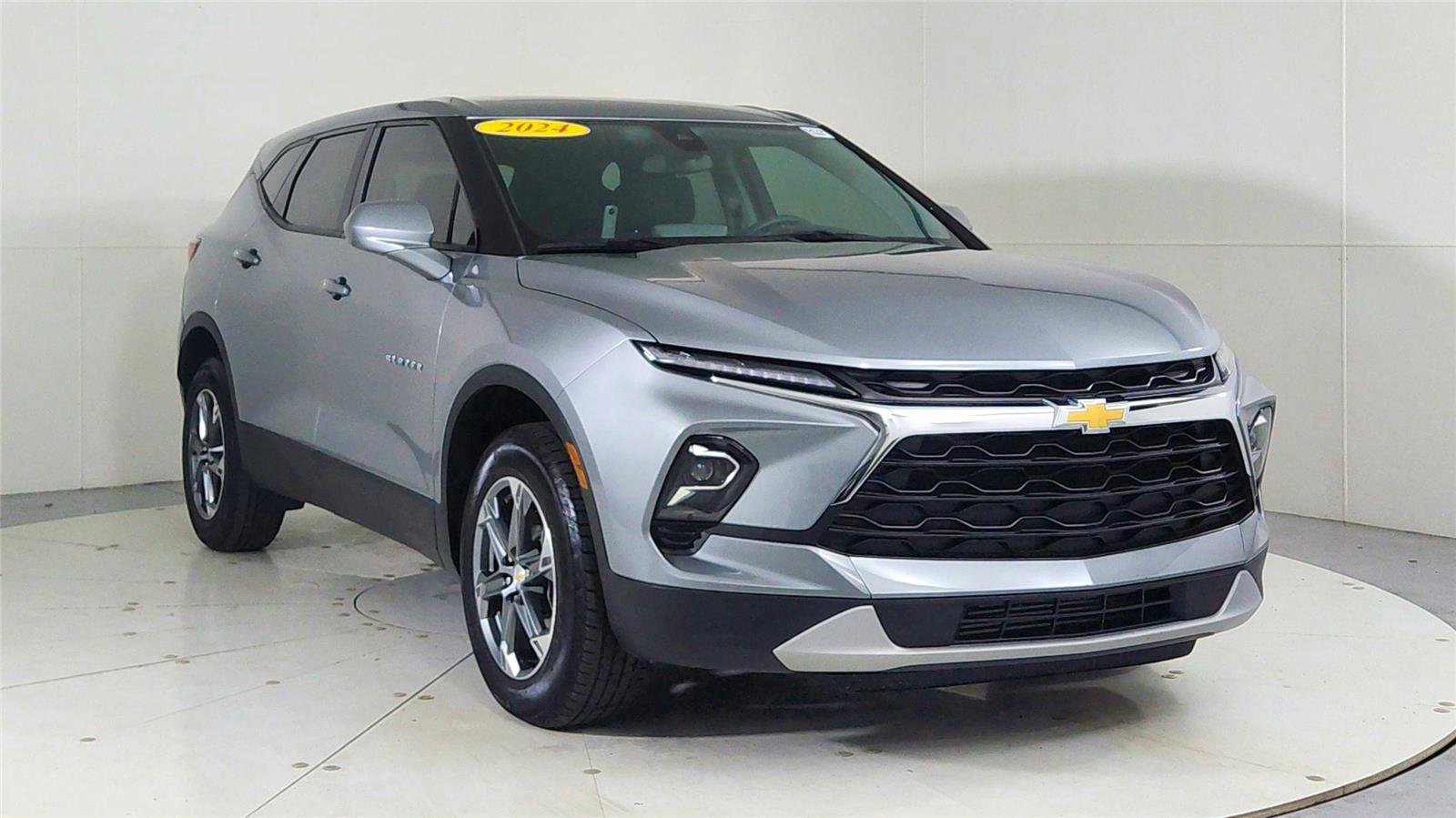 Used 2024 Chevrolet Blazer LT image 1
