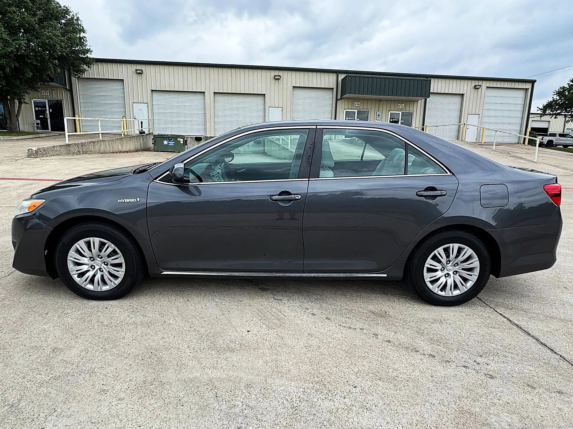 Used 2012 Toyota Camry LE FWD image 8