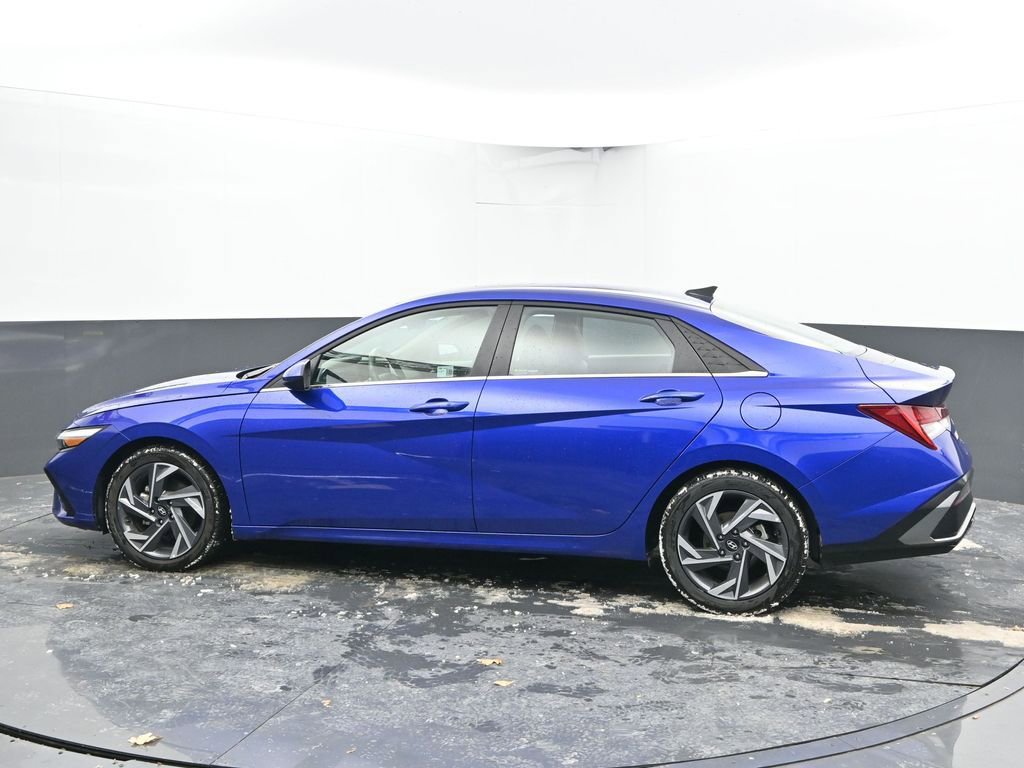 Used 2025 Hyundai Elantra SEL image 8