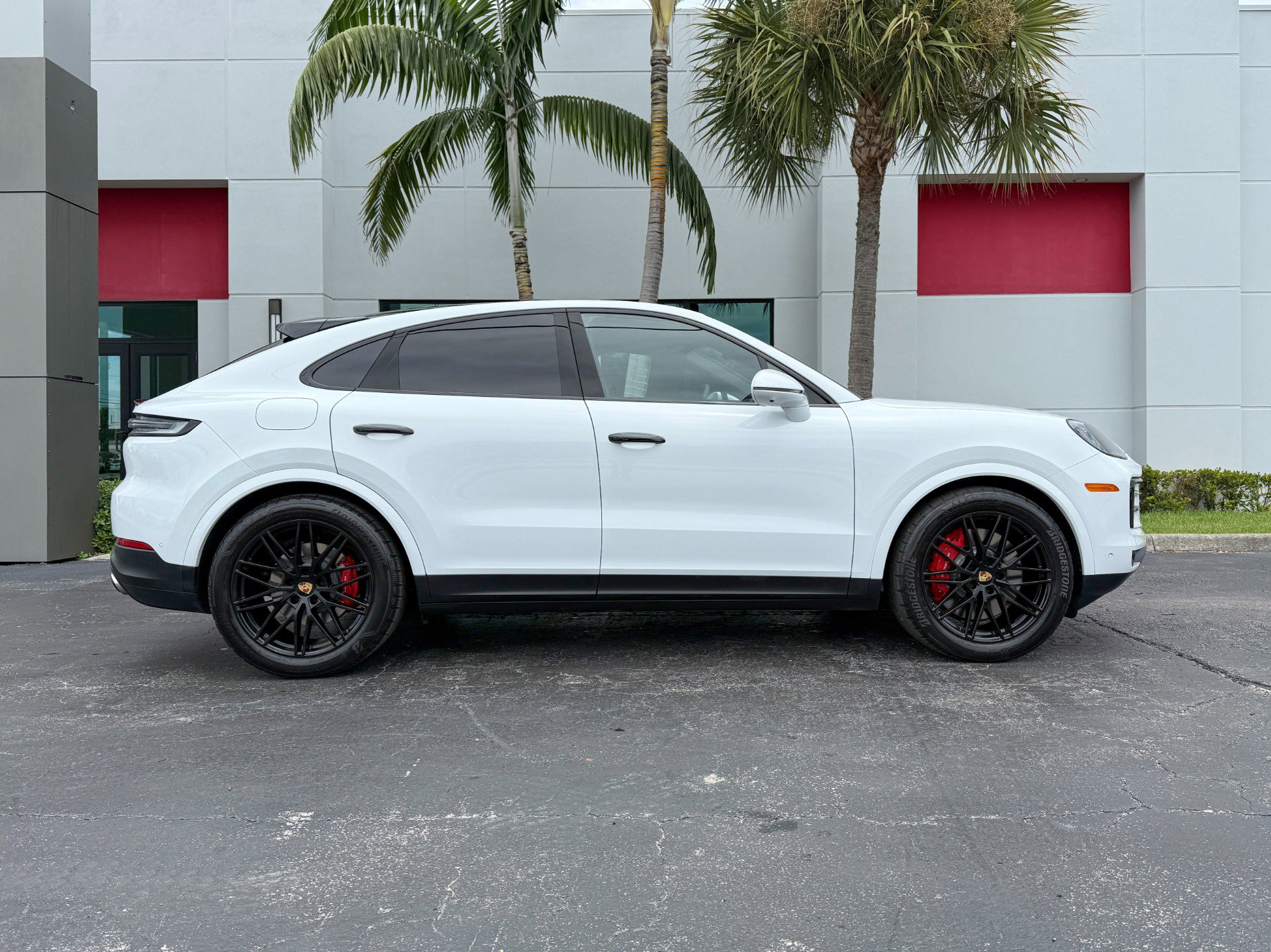 Used 2024 Porsche Cayenne S image 3