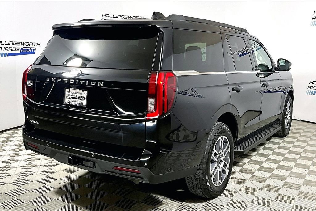 Certified 2025 Ford Expedition Active AWD/4WD image 9