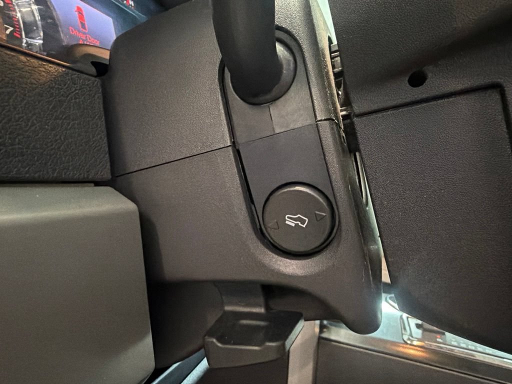 Used 2012 Ford F150 FX4 w/ FX Luxury Pkg AWD/4WD image 99