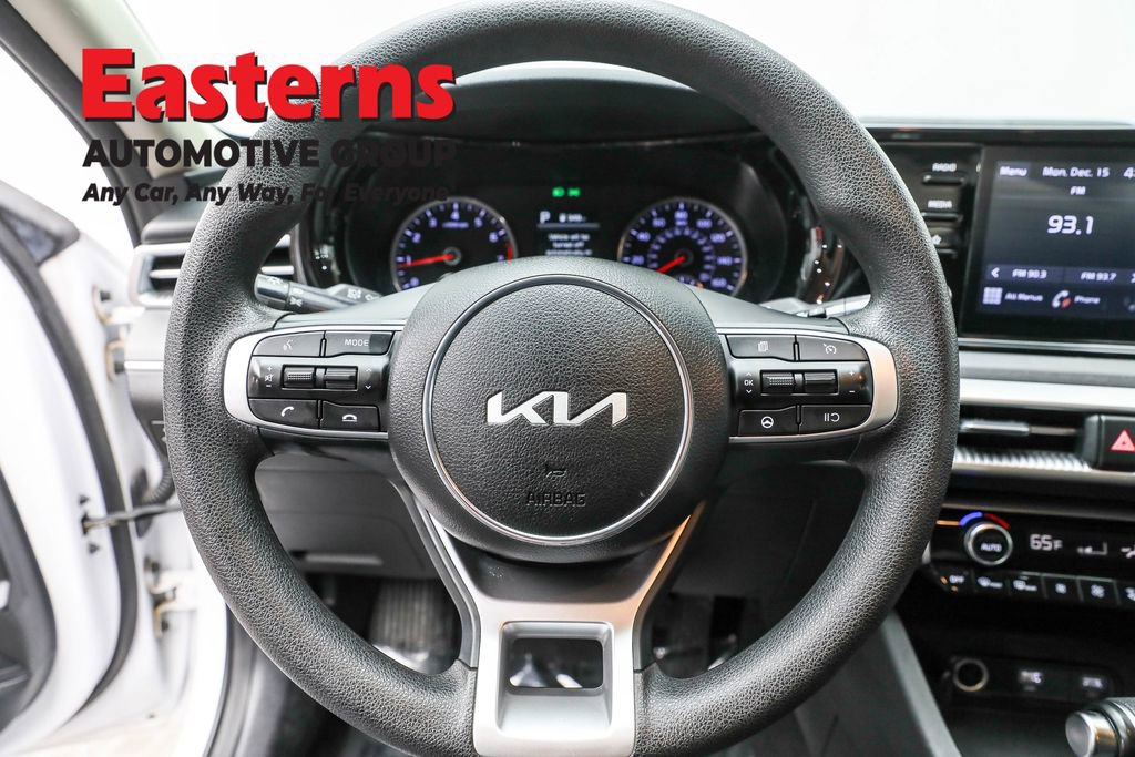 Used 2023 Kia K5 LXS image 10