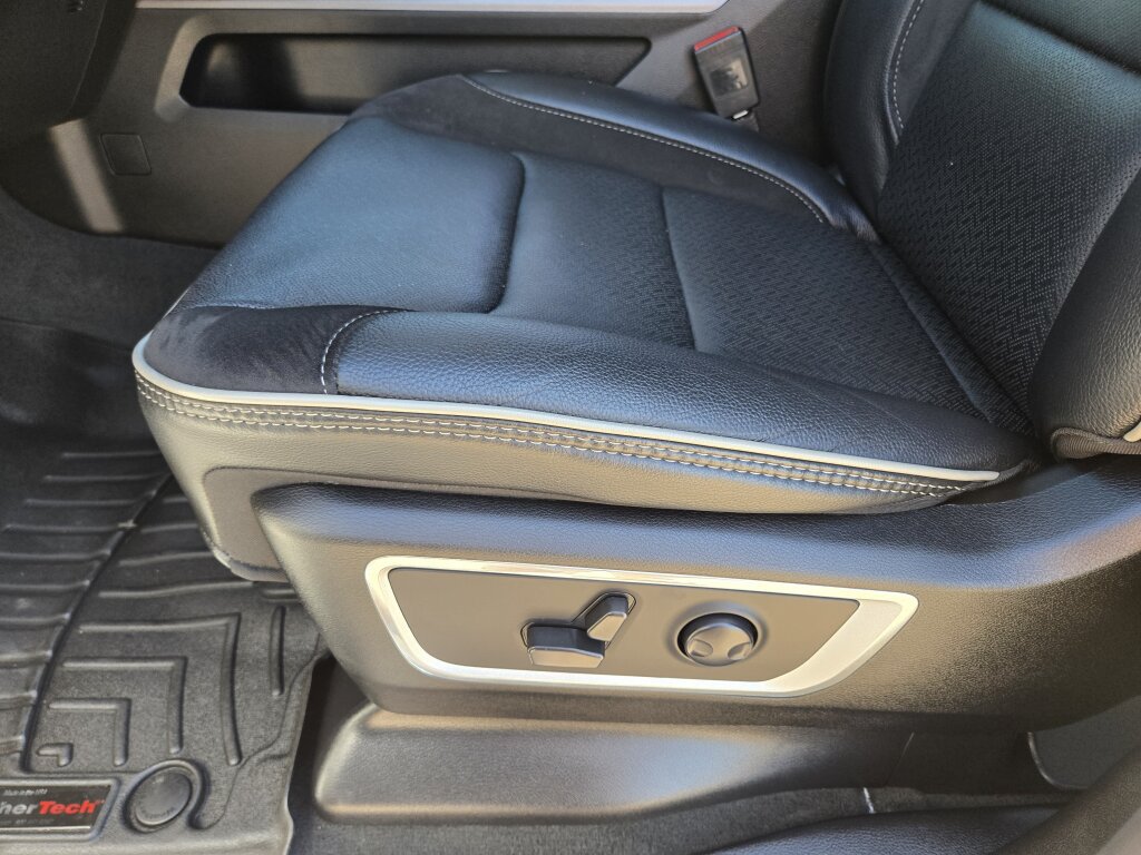 Used 2022 RAM 1500 Laramie w/ Sport Appearance Package AWD/4WD image 9