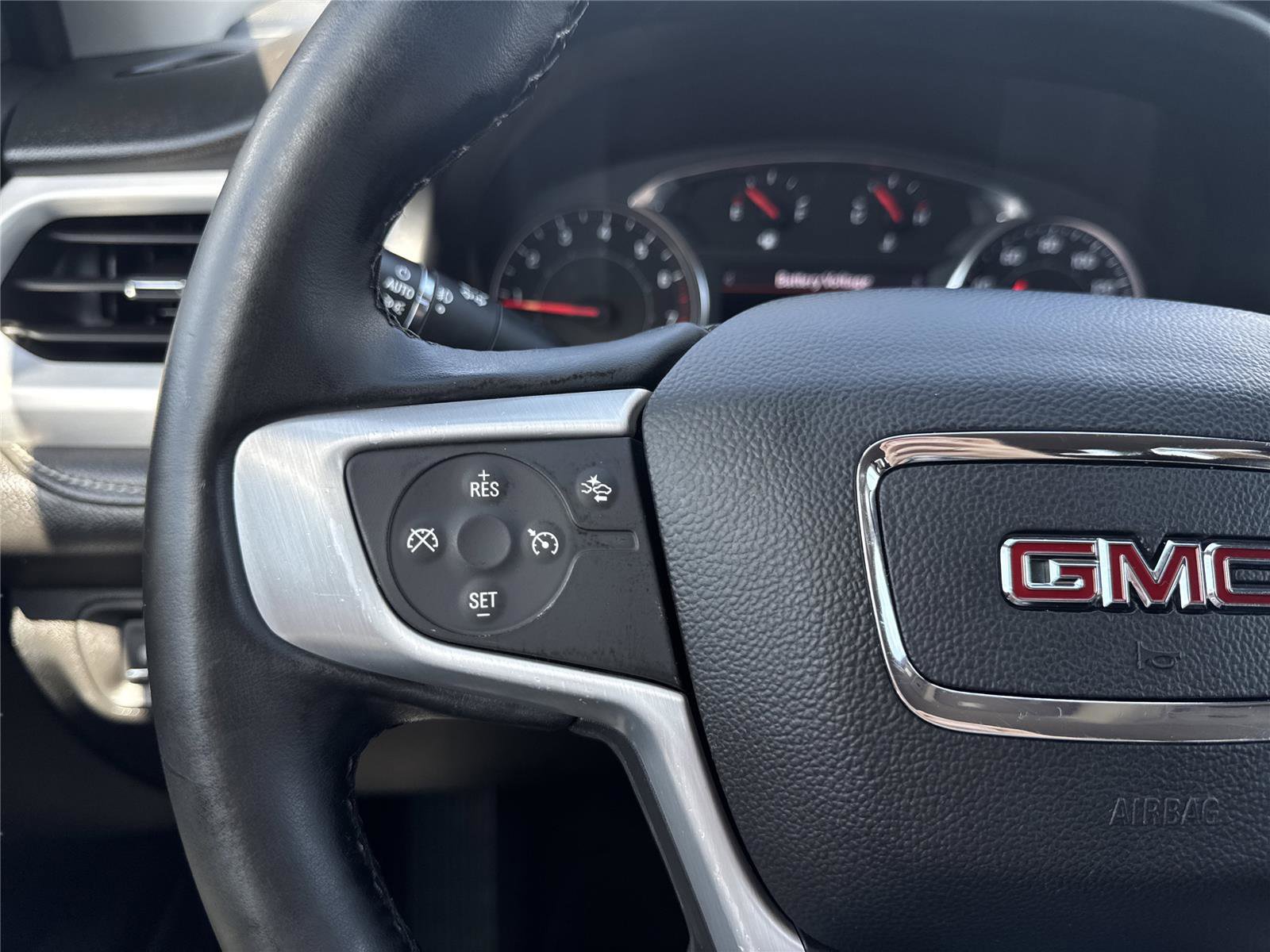 Used 2023 GMC Acadia SLT AWD/4WD image 22