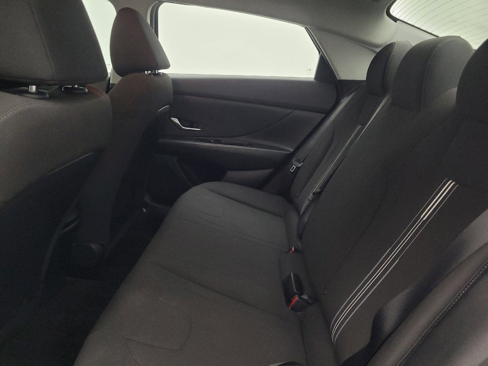 Used 2021 Hyundai Elantra SEL FWD image 18