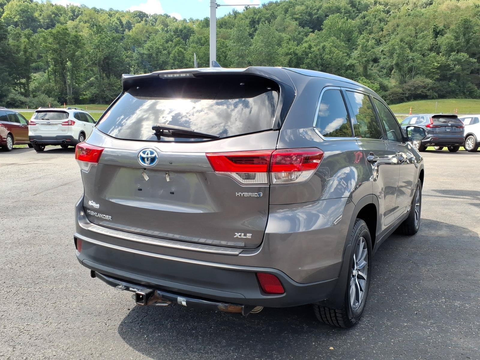 Used 2019 Toyota Highlander XLE AWD/4WD image 6