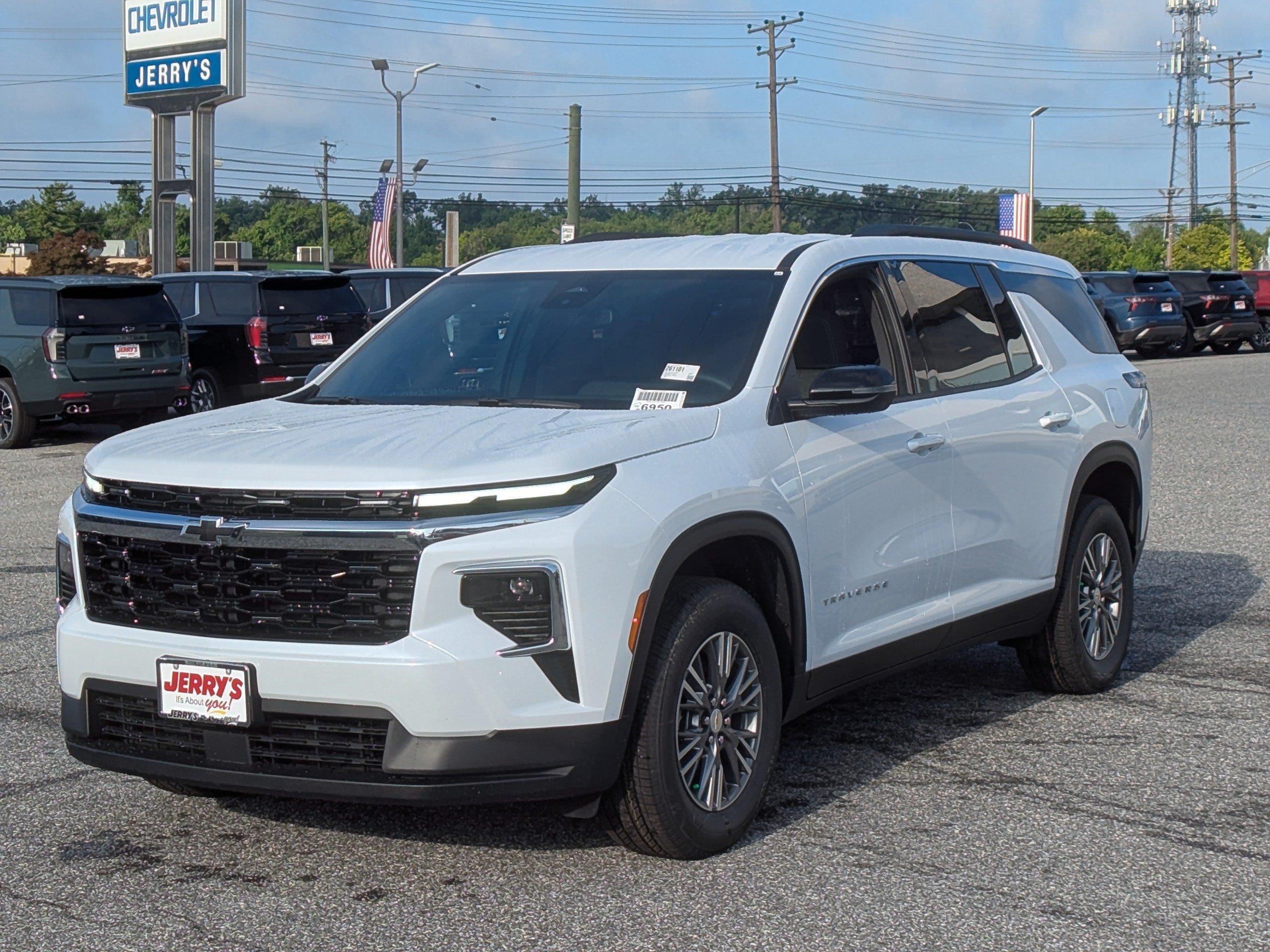 New 2026 Chevrolet Traverse LT w/ LPO, Floor Liner Package FWD image 4