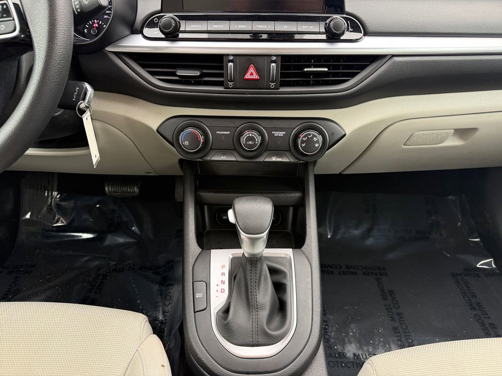 Used 2023 Kia Forte LXS w/ LXS Technology Package image 11