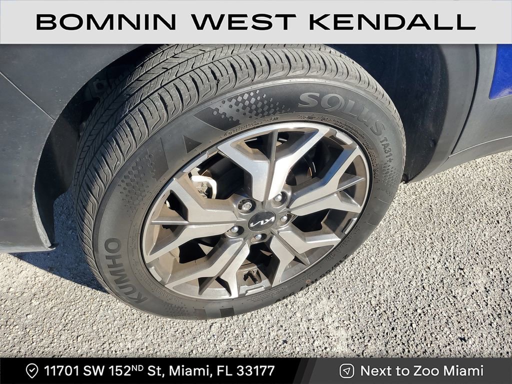 Used 2023 Kia Seltos EX image 9