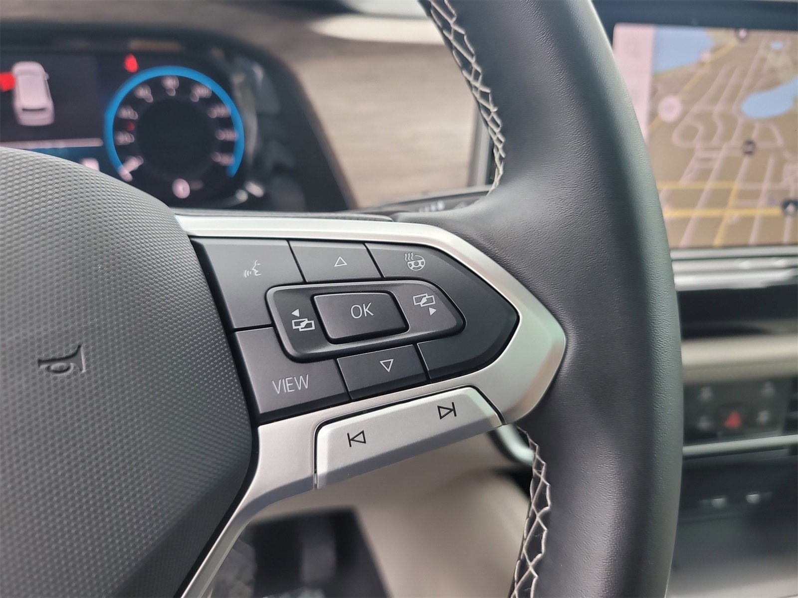 Certified 2025 Volkswagen Atlas SEL image 31