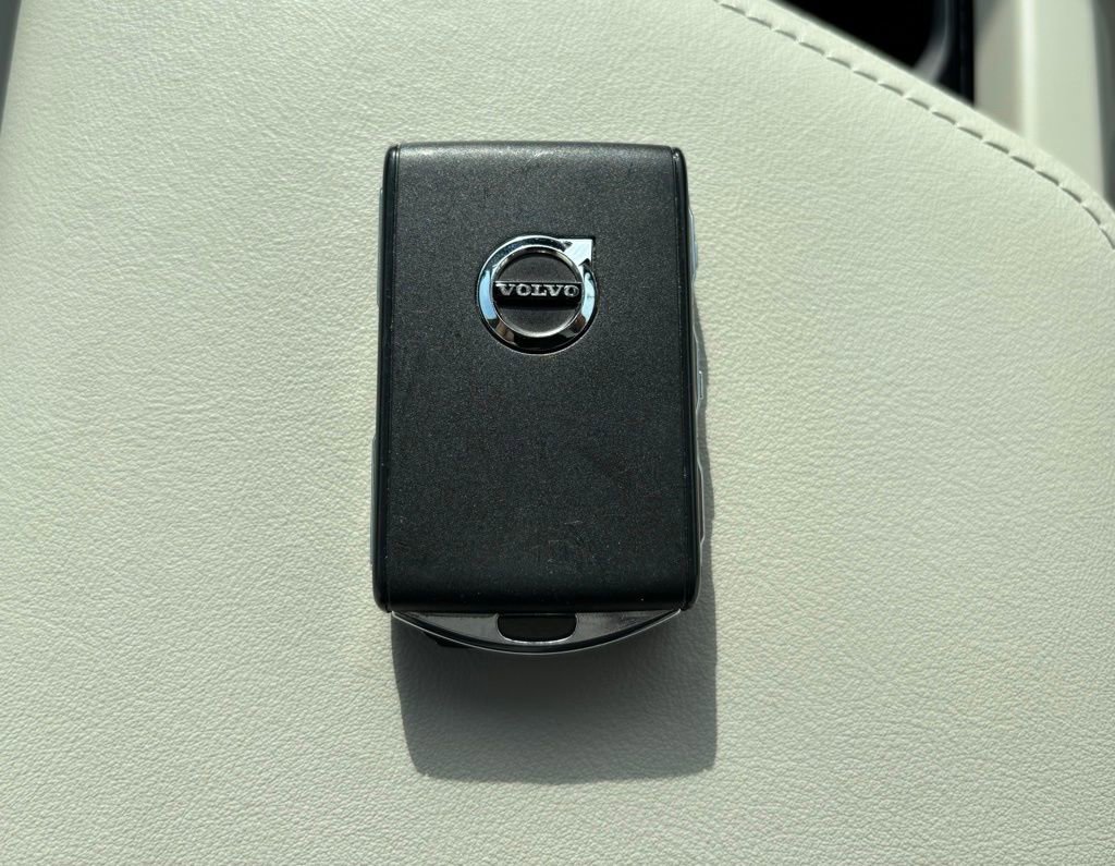 Used 2023 Volvo XC60 B5 Plus w/ Climate Package AWD/4WD image 34