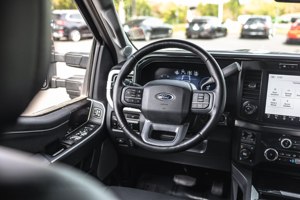 Used 2023 Ford F350 Lariat w/ Lariat Ultimate Package AWD/4WD image 22
