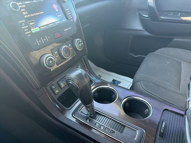 Used 2016 Chevrolet Traverse LT w/ Style and Technology Package FWD image 39