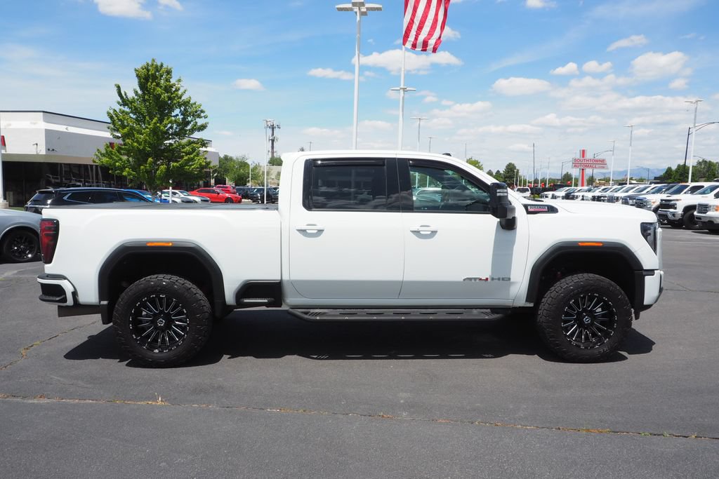 Used 2024 GMC Sierra 3500 AT4 w/ Technology Package AWD/4WD image 8